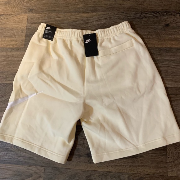Nike Men's Sportswear Club Graphic Fleece "Cream" Shorts US SIZE LARGE NWT - Picture 5 of 8
